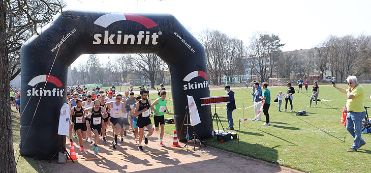35. Forstenrieder Volkslauf 2022 am 26.03.2022 Start 10 km Lauf (Foto: Martin Schmitz)